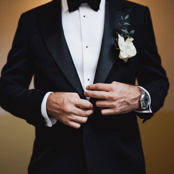 Detalles del traje de novio