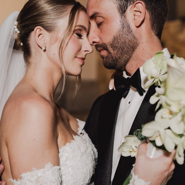 Foto de los novios frente con frente