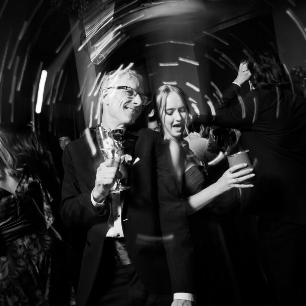 Padre y hija bailando